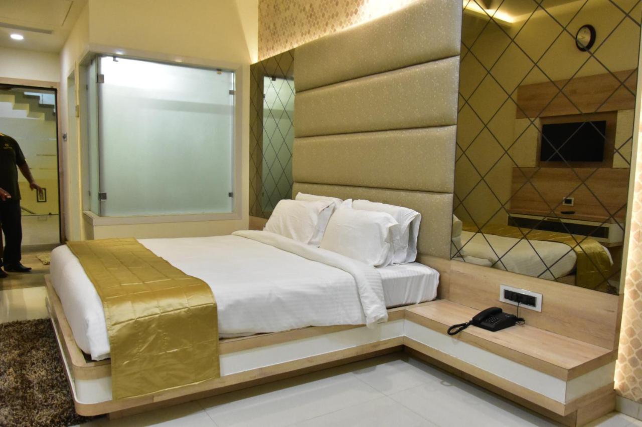 Wisteria Blue Hotel Samarda Kaliāsot Екстериор снимка