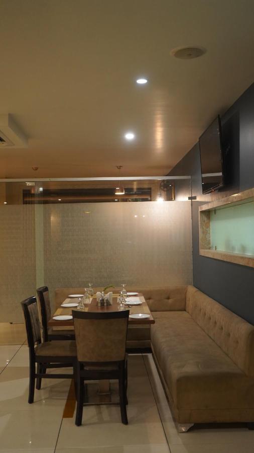 Wisteria Blue Hotel Samarda Kaliāsot Екстериор снимка