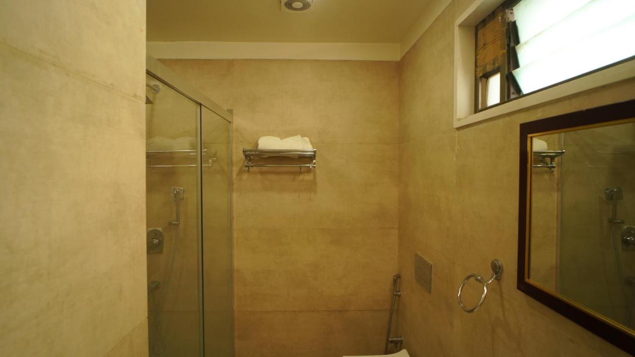 Wisteria Blue Hotel Samarda Kaliāsot Екстериор снимка