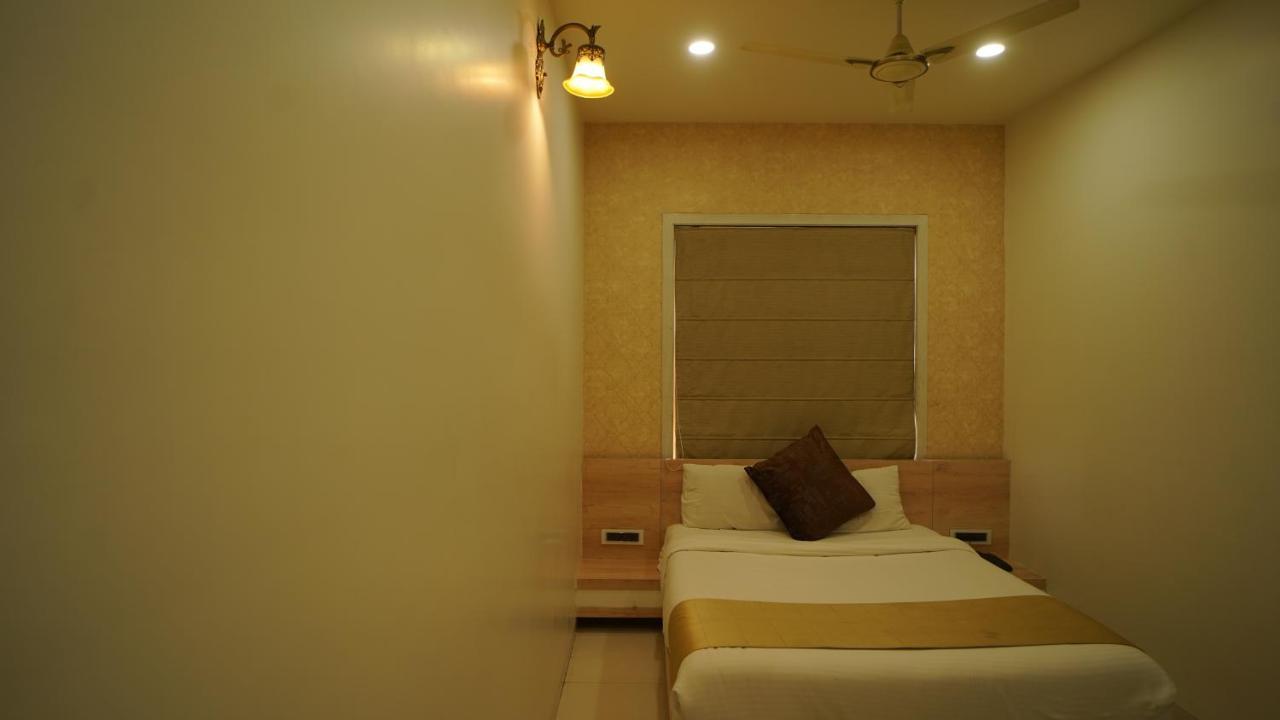 Wisteria Blue Hotel Samarda Kaliāsot Екстериор снимка