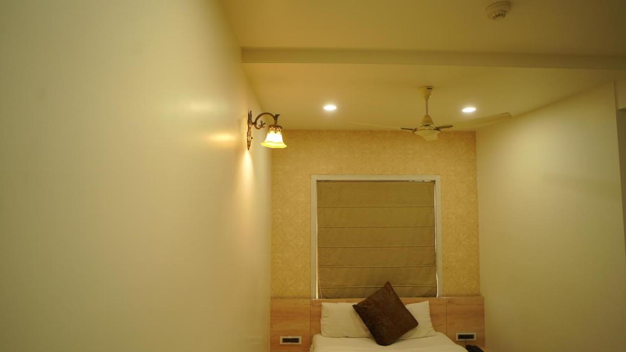 Wisteria Blue Hotel Samarda Kaliāsot Екстериор снимка
