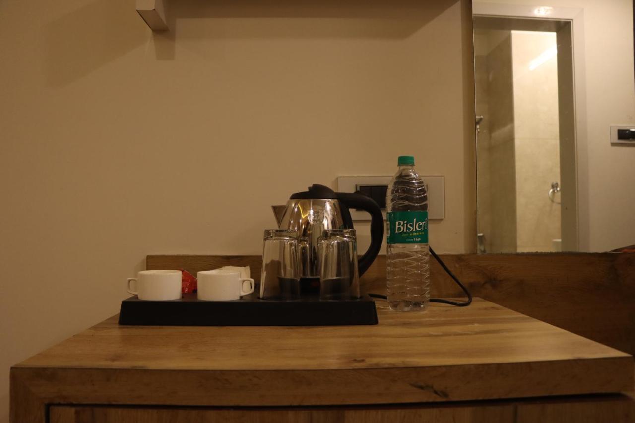 Wisteria Blue Hotel Samarda Kaliāsot Екстериор снимка