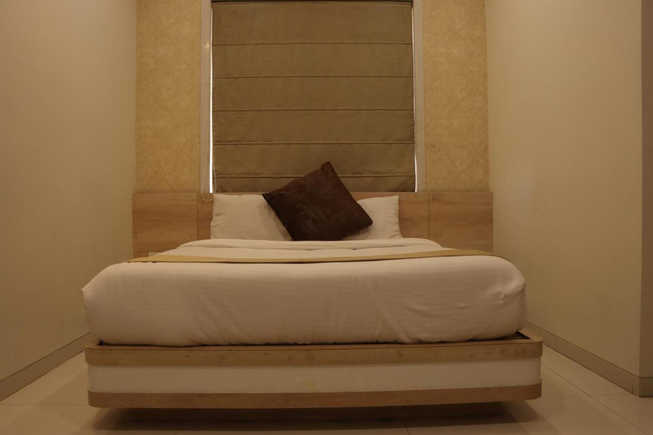 Wisteria Blue Hotel Samarda Kaliāsot Екстериор снимка