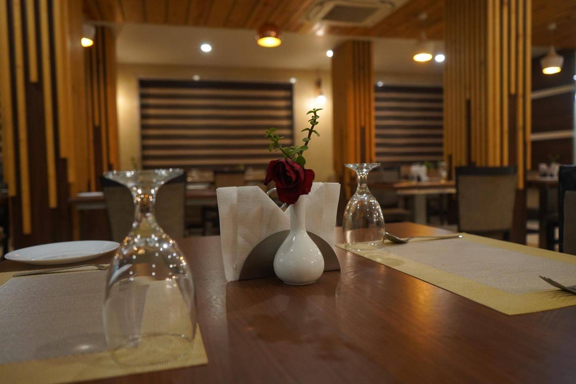 Wisteria Blue Hotel Samarda Kaliāsot Екстериор снимка
